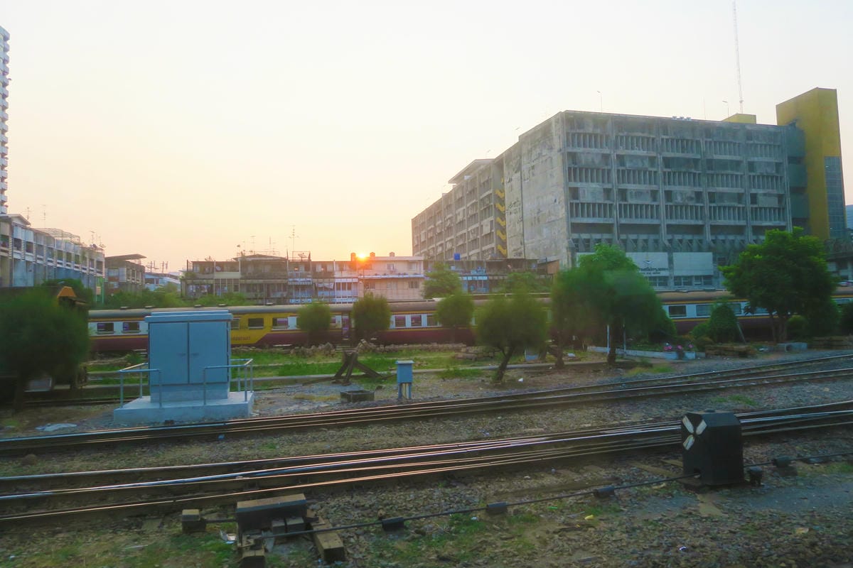 【泰國|大城】鐵道之旅!曼谷到大城Ayutthaya的火車交 【泰國|大城】鐵道之旅!曼谷到大城Ayutthaya的火車交
