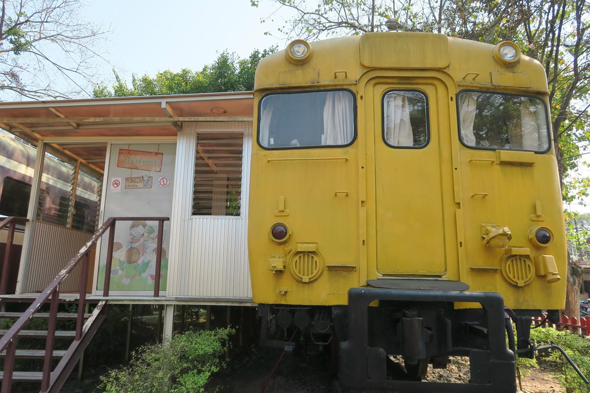 【泰國|華欣】華欣火車站附近最好拍的景點!火車圖書館Trai 【泰國|華欣】華欣火車站附近最好拍的景點!火車圖書館Trai