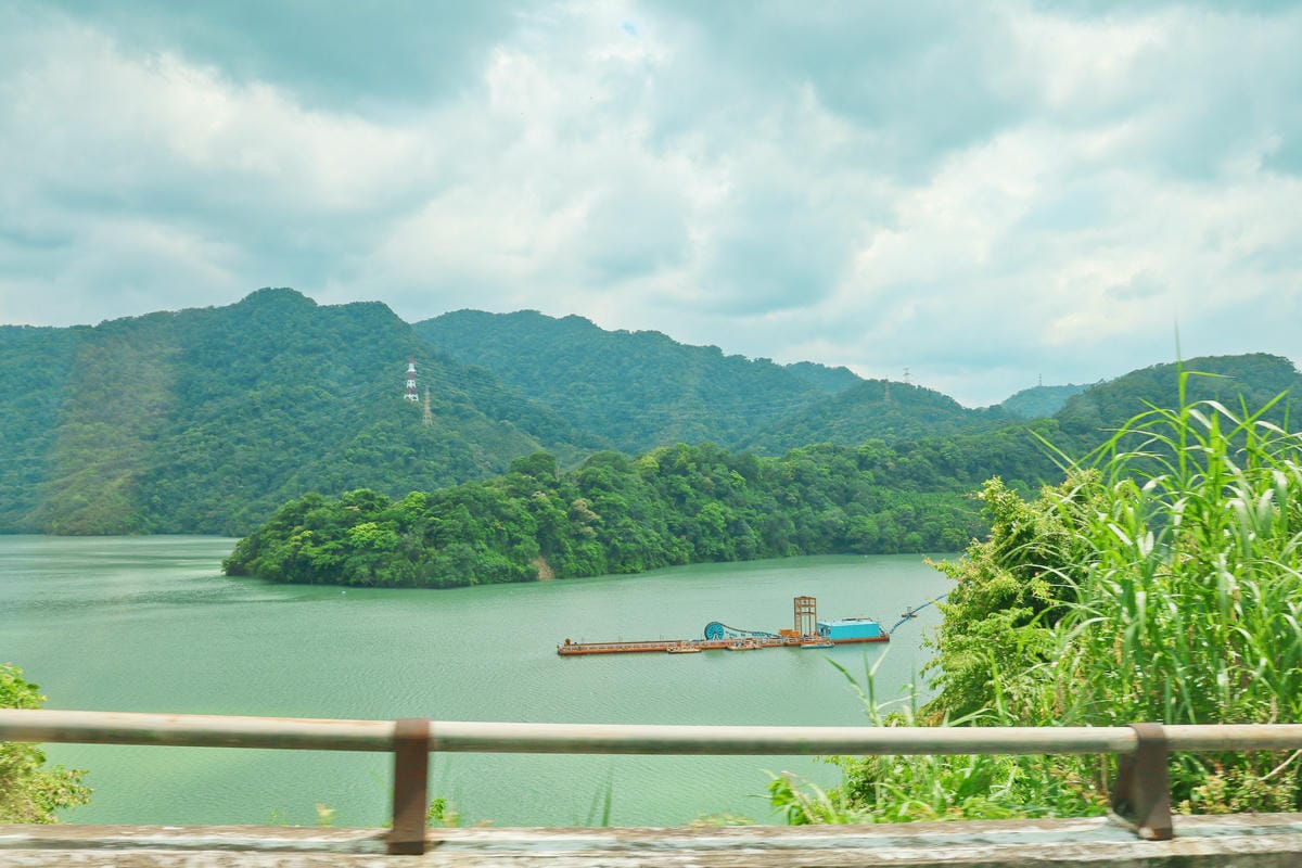 【桃園|大溪】你沒玩過的石門水庫!路上衝浪、攀樹探險、無敵景 【桃園|大溪】你沒玩過的石門水庫!路上衝浪、攀樹探險、無敵景