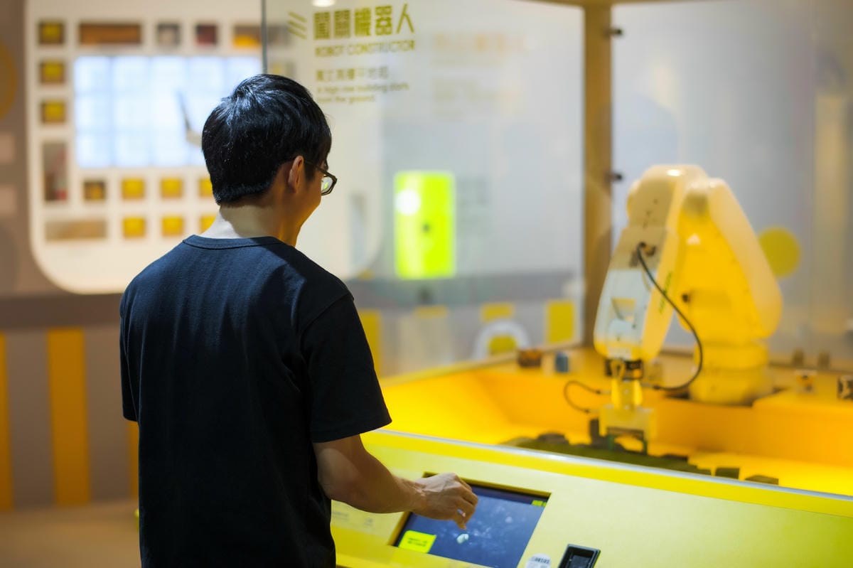 【高雄】坐時光機來場科技旅行！科工館智慧製造體驗專區 9項不