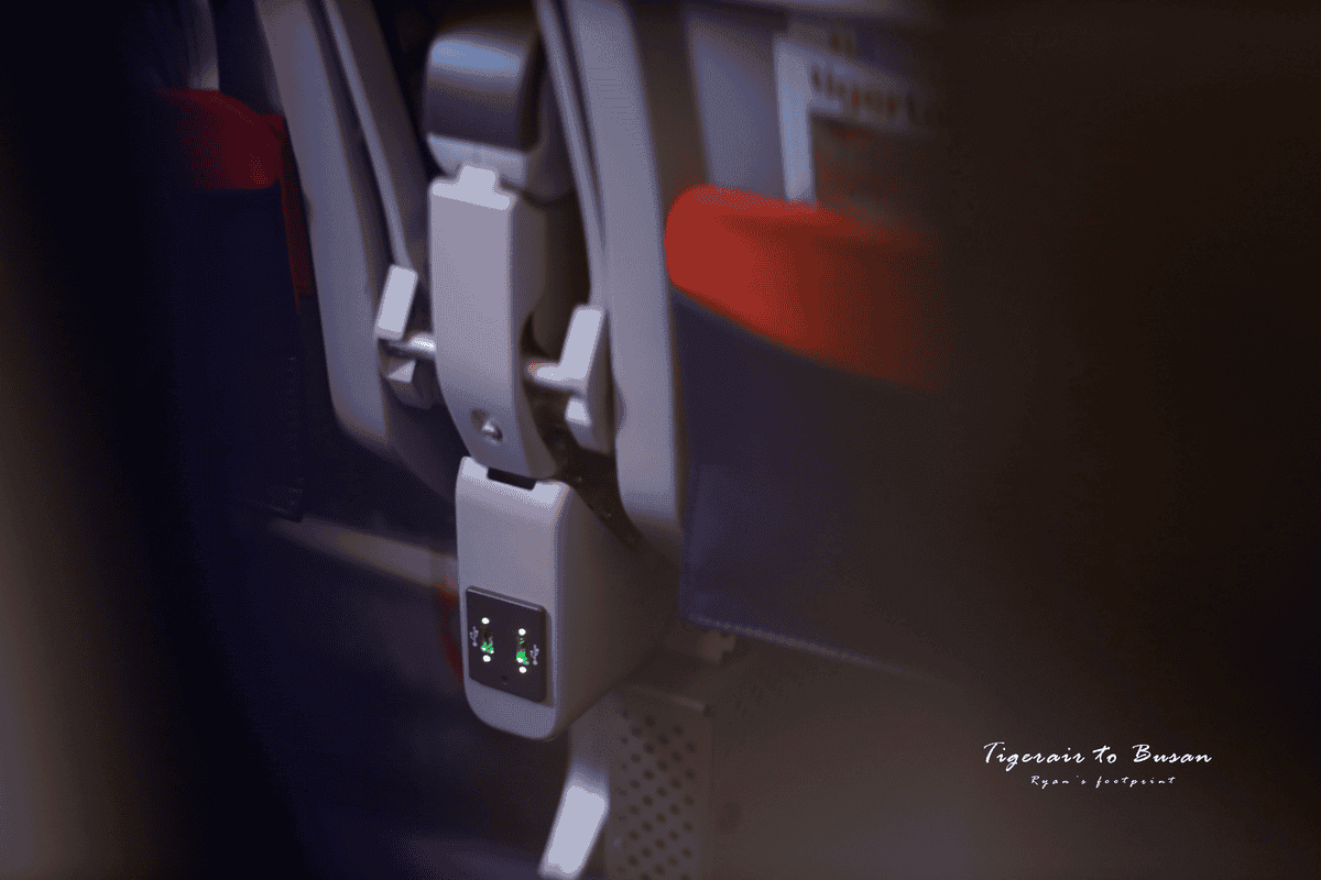 A320neo 機上充電.png