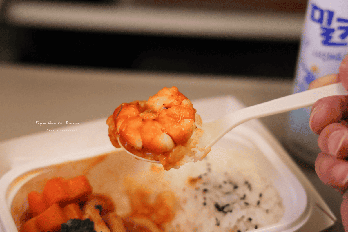 虎航飛機餐 辣炒墨魚蝦子飯.png 虎航飛機餐 辣炒墨魚蝦子飯.png