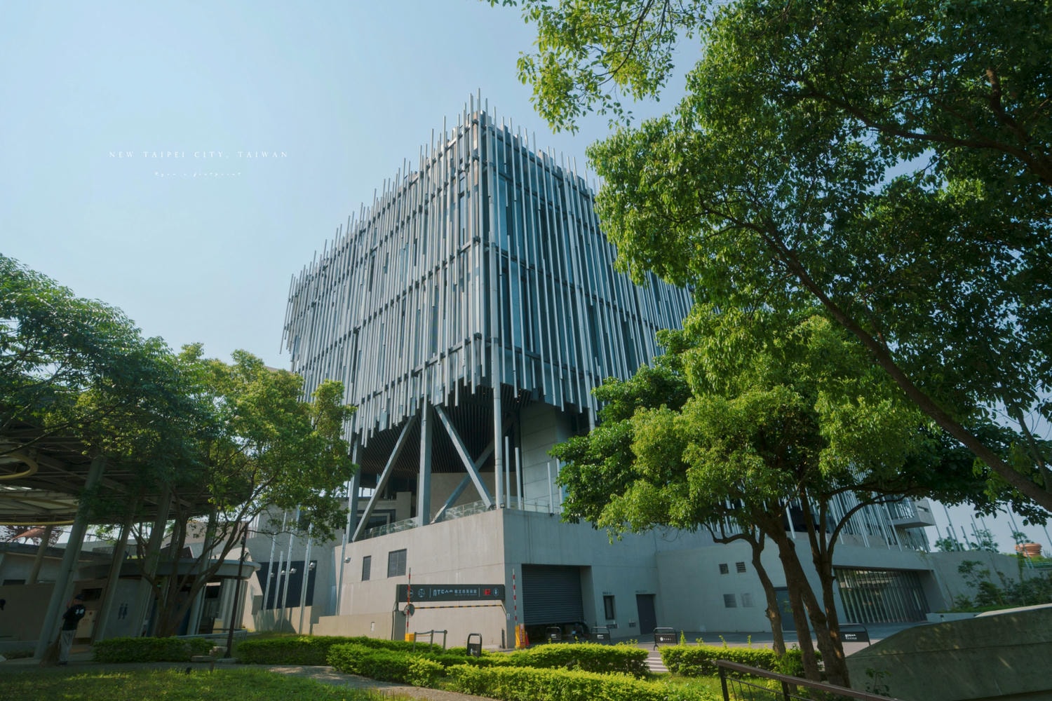 【新北】在風的縫隙裡，感受土地的呼吸：一趟屬於新北的機車環保小旅行｜騎上定檢後的機車 旅行鶯歌. 樹林. 五股. 板橋. 八里